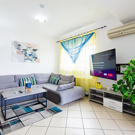 Ring Apartment