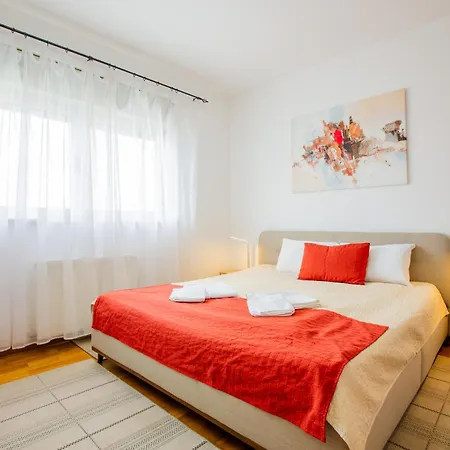 Ring Apartment
